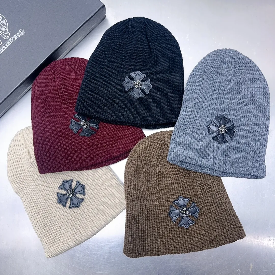 🆕Cro heart hooded knitted hat